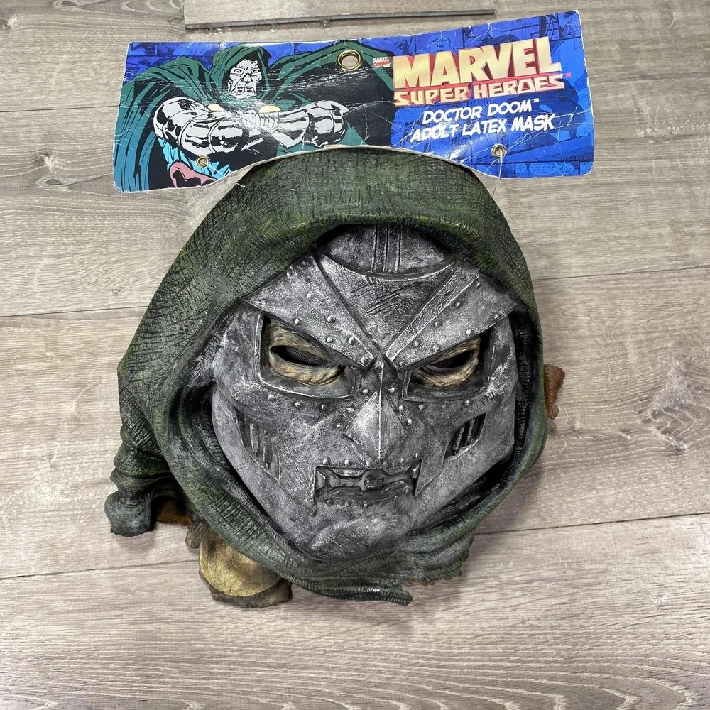 Vintage 1998 Marvel Super Heroes Doctor Doom Adult Latex Mask Disguise‎ Inc Hood